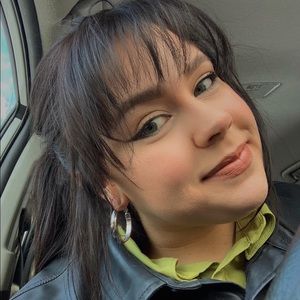 Meet your Posher, Julia